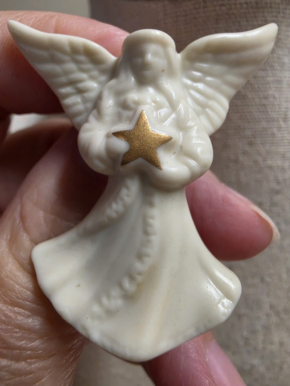 Lenox Fine Porcelain Christmas Angel Brooch Pin Holding 24K Gold Star - Picture 3 of 6